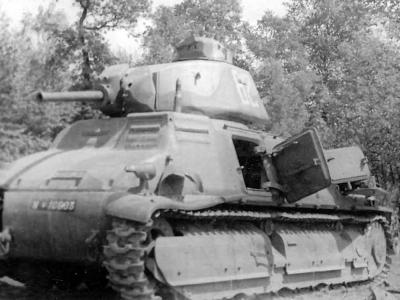 Cavalry tank Somua S-35 82