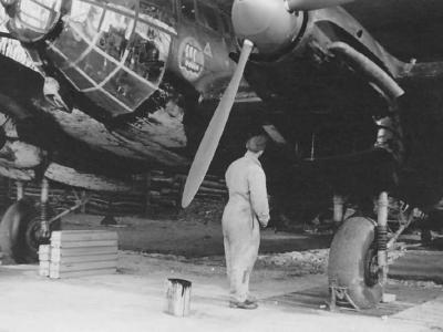 He111 of the 2/KGr 100 „Wiking” in Vannes France 1941 night camo