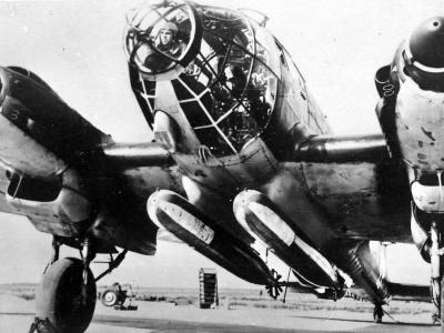 Heinkel He 111 torpedo mounted under aircraft