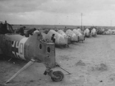 Ju 87 B S7+DT of the 9/StG 3 and Bf109 of JG 27 Afrika 1942