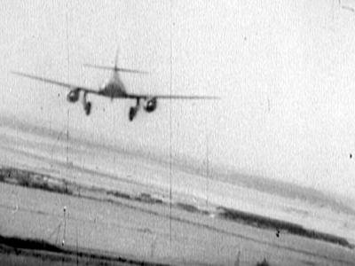 Me 262 in 8th AF gun camera footage 1945