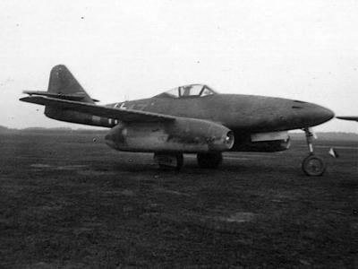 Captured German fighter jet Me 262 yellow 17 of I/JG 7