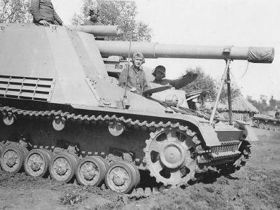 15 cm schwere Panzerhaubitze auf Geschsutzwagen III/IV (Sf) Hummel
