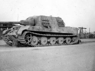 Jagdtiger number 323 of the schwere Panzerjager Abteilung 653