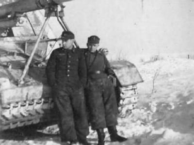 Panzerjager Nashorn Hornisse German tank destroyer winter