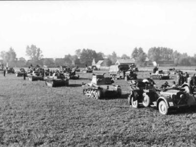 Panzerbefehlswagen and Panzer II tanks 1939 22