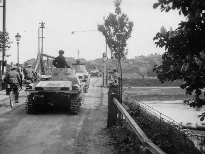Panzer I of 7 Panzer Division on bridge Tours France 1940