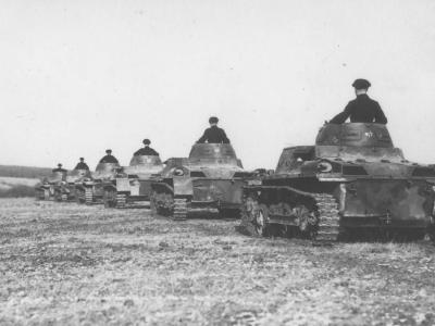 Panzer I tanks column