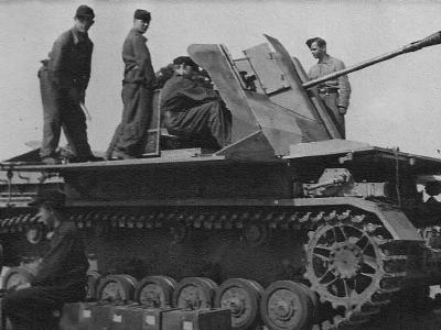 Mobelwagen 3.7 cm FlaK auf Fahrgestell Panzerkampfwagen IV sf