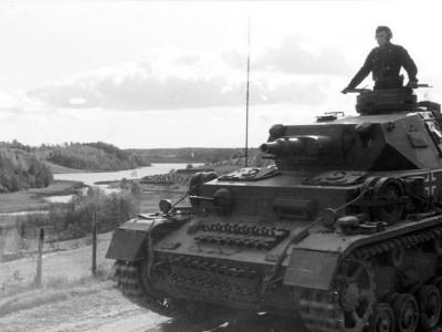 Pz.Kpfw. IV Ausf F1 number 400