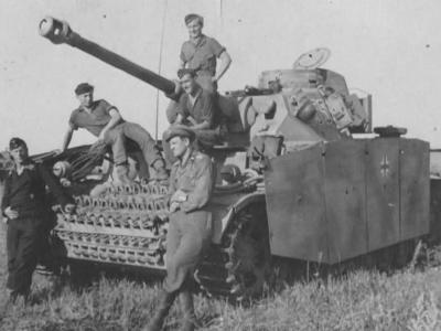 Panzer IV Ausf G with schurzen, tank number 155. Kursk July 1943