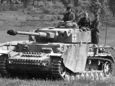 Panzer IV Ausf J tank with Zimmerit Das Reich Division in France