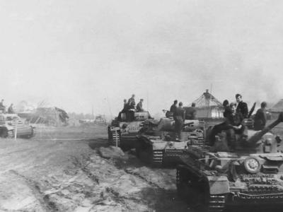 Panzer IV and Panzer III tanks of the Waffen SS