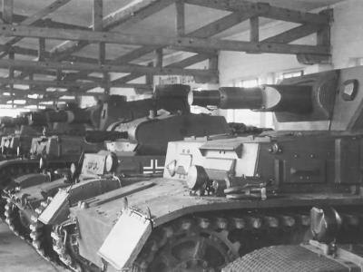 Panzer IV ausf B and Panzer II tanks