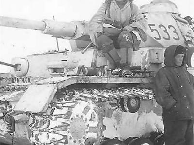Panzer IV Ausf G number 533 winterketten east front 1943