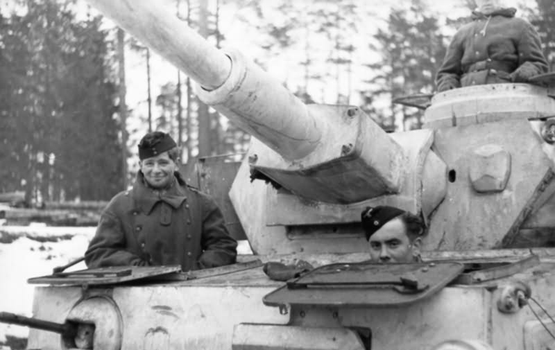 Russland_Ruckzug_deutscher_Truppen_Panzer_IV-4.jpg