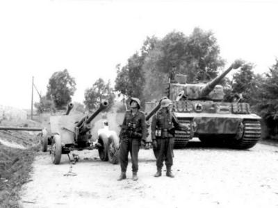PzKpfw VI Tiger code B12 of the III Battalion Panzer Regiment Grossdeutschland