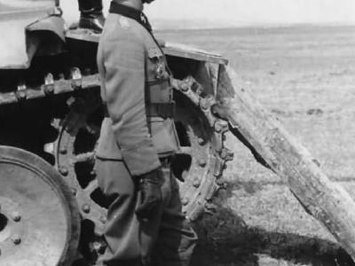 Tiger I number 812 Tiki of the 8/SS-Panzerregiment 2 Das Reich Divisionskommandeur SS Obergruppenfuhrer Walter Kruger
