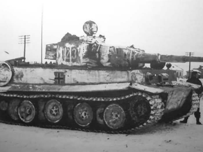 Panzer VI Tiger of the Schwere Panzer Abteilung 503, tank number 123, winter camouflage