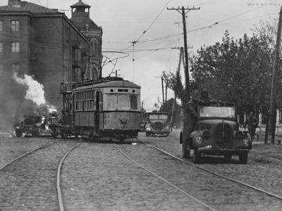 Ford type 91 Y DAF and Horch 901 of the Leibstandarte SS Adolf Hitler, Sevastopol 1942
