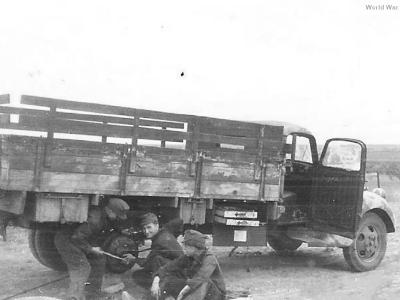 Ford G917t crew make repair truck wheel