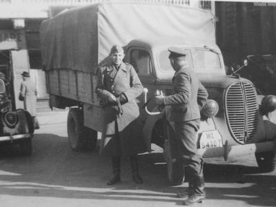 Ford truck type 81 T (1938) WL54107 of Luftwaffe, Le Havre 1942