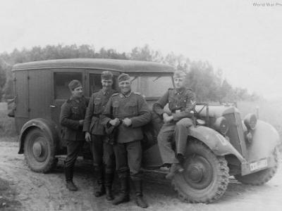 Kfz 17 Funkkraftwagen based on the Horch 830 R