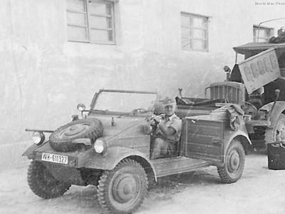 Afrika Korps soldier with VW Type 82 WH-611327