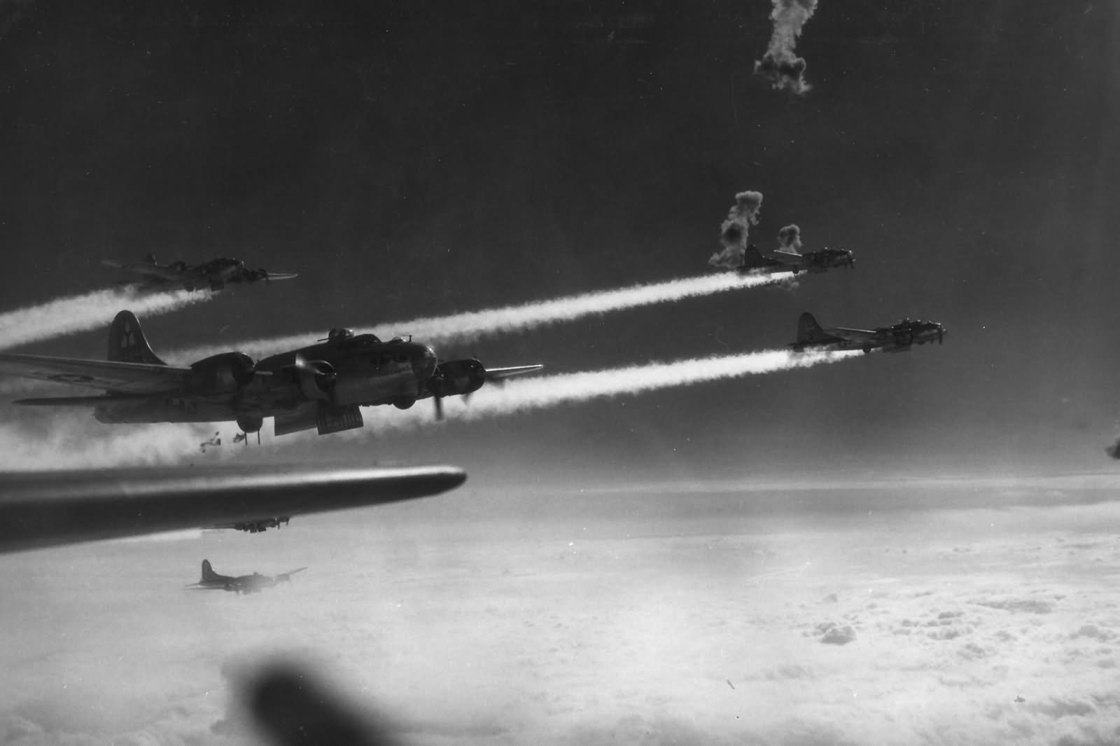B-17G_15AF_Raid.jpg