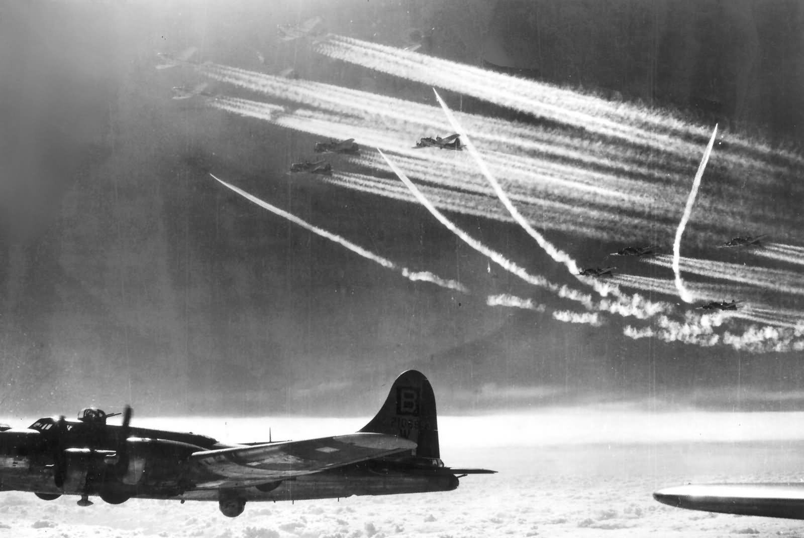 B-17_95_Bomb_Group_Raid_in_1944_5.jpg