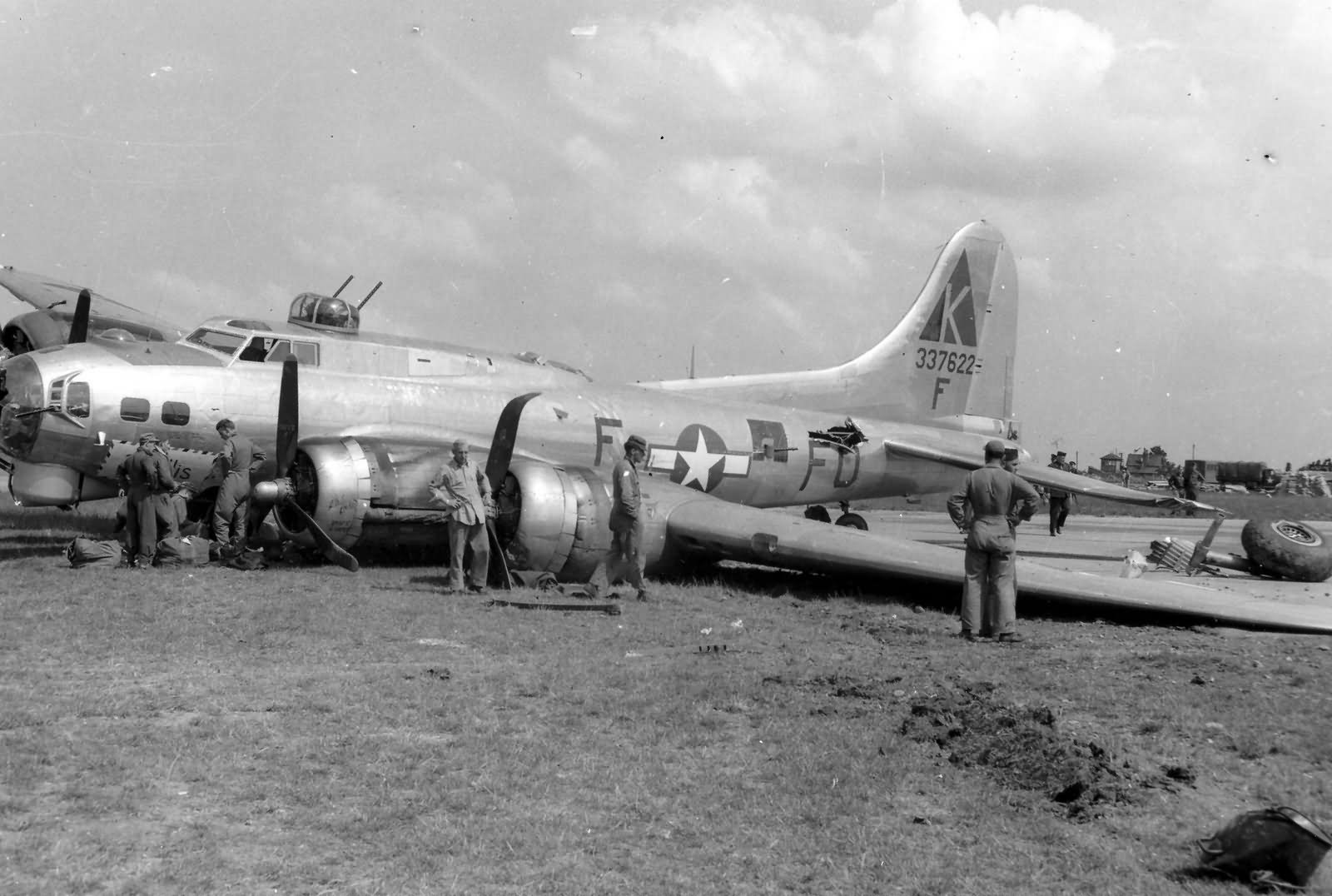 B-17_Battle_Damaged_379th_Bomb_Group_527_BS_Flying_Fortress_43-37622.jpg