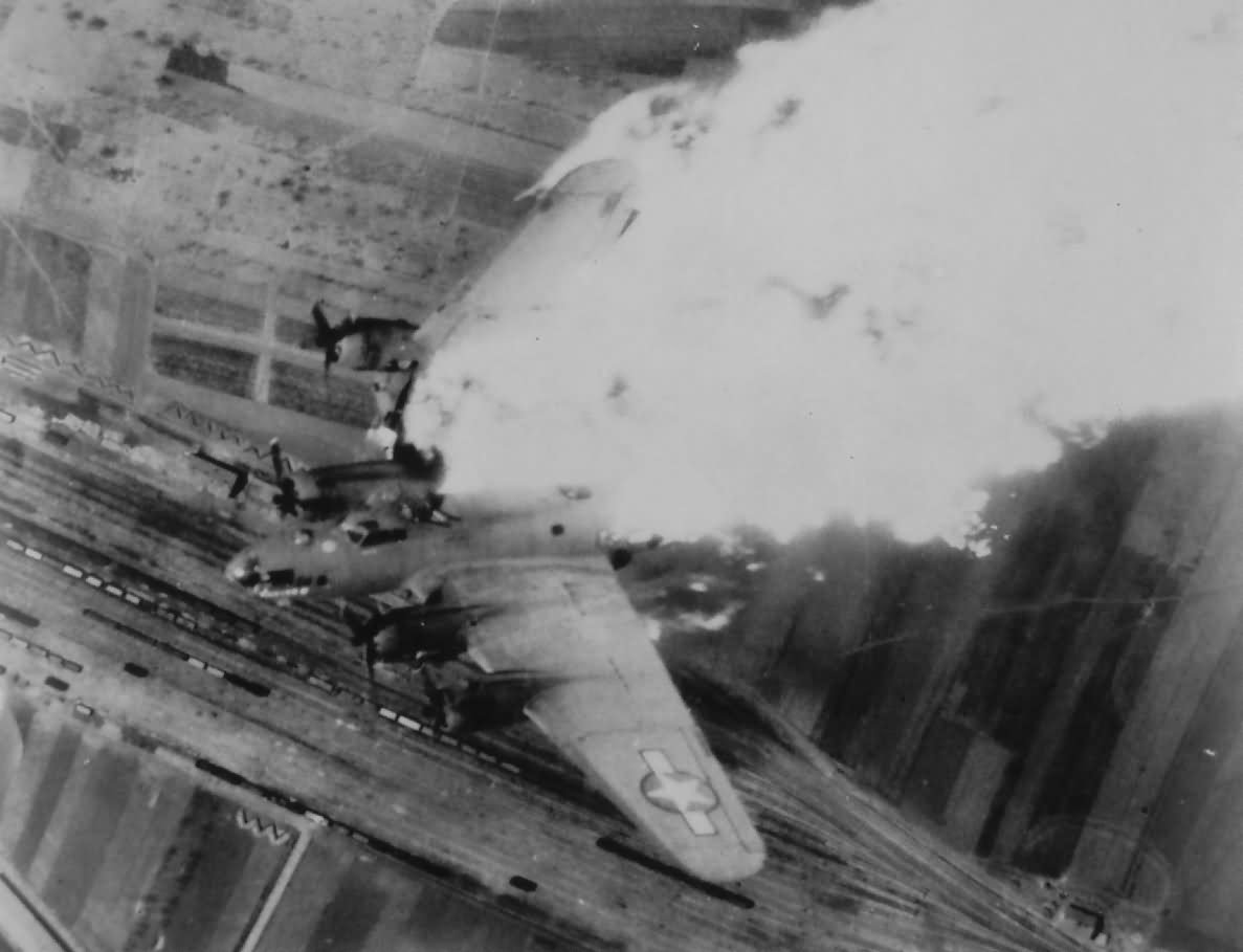 B-17_Flying_Fortress_Bomber_in_Flames.jpg