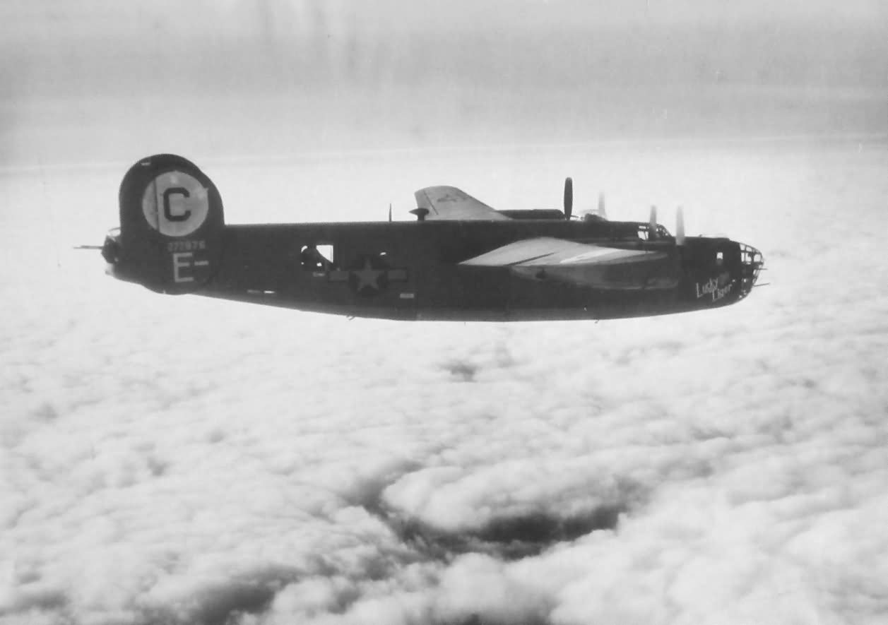 Consolidated_B-24_Liberator_567th_BS_389TH_BG_LUCKY_TIGER_1944.jpg