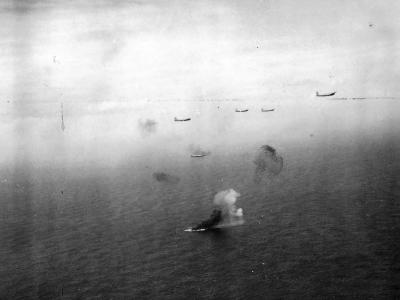 Two B-29 collide and fall to the sea – 869th Bomb Squadeon, 497th Bombardment Group codes: A square 44 and A square 45