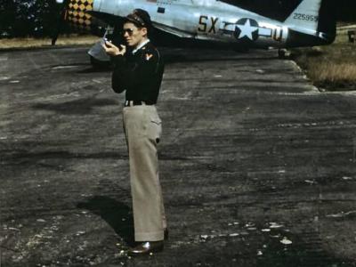 Lt James G Bartley of the 353rd Fighter Group and P-47D, code SX-Q, serial 42-25959
