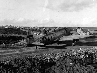 P-47D Thunderbolt serial 44-20272, FT-Z of the 353rd Fighter Squadron, 354th Fighter Group preparing to take off
