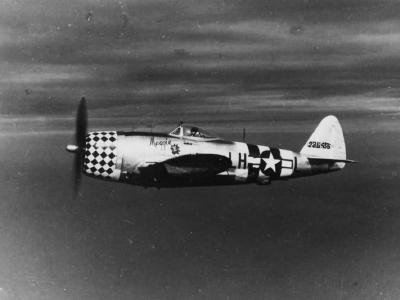 P-47D Thunderbolt LH-L 42-26455 „Maggie V” of the 353rd Fighter Group , 350t FS. Pilot: Lt Kenneth Chetwood