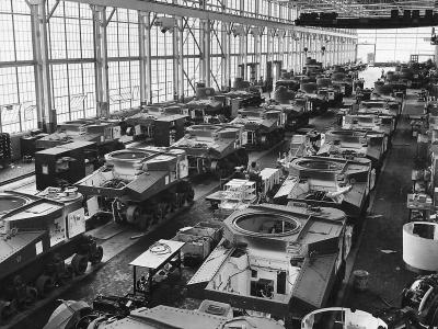 M3 Lee tanks on assembly line at the Chrysler Corporation’s Tank Arsenal in Detroit 1941