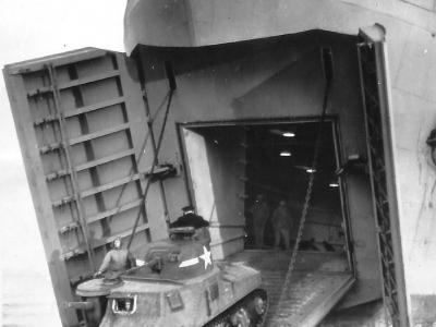 M3 Lee rolls off Navy LST during East Coast Maneuvers