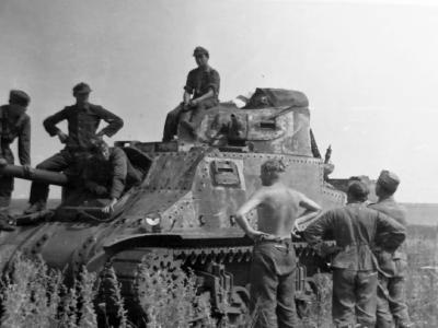 Soviet Lend Lease M3 Lee Grant And German Soldiers