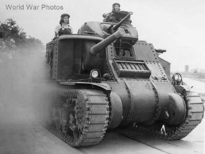 Women war workers test driving M3 Lee 2