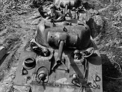 M4 Shermans platoon in column in Bougainville