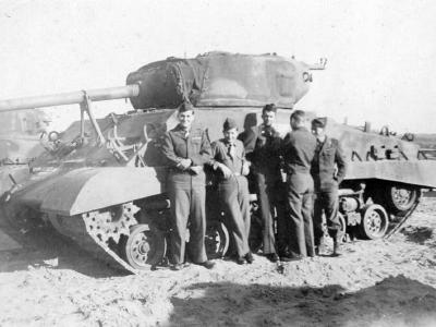 M4A3(76) HVSS Sherman Tank with Track Skirts Late War Model