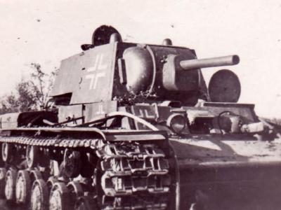 German heavy tank KV-1 model 1940 – balkenkreuz on the rurret side and hull