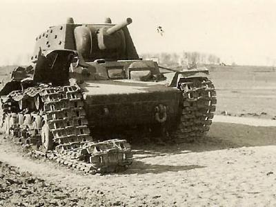 KV 1 with extra armor detracked