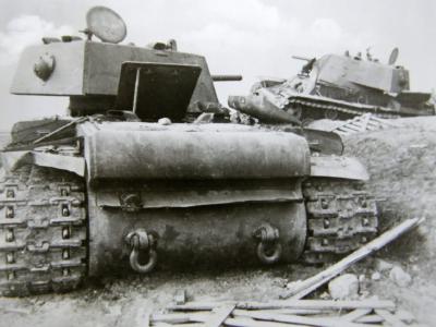KV1 tanks model 1940 – rear view