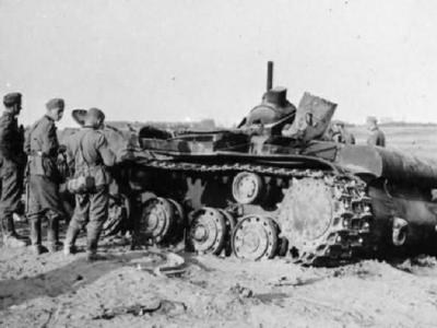 Soviet KV1 suffered an internal explosion – Kowno 1941