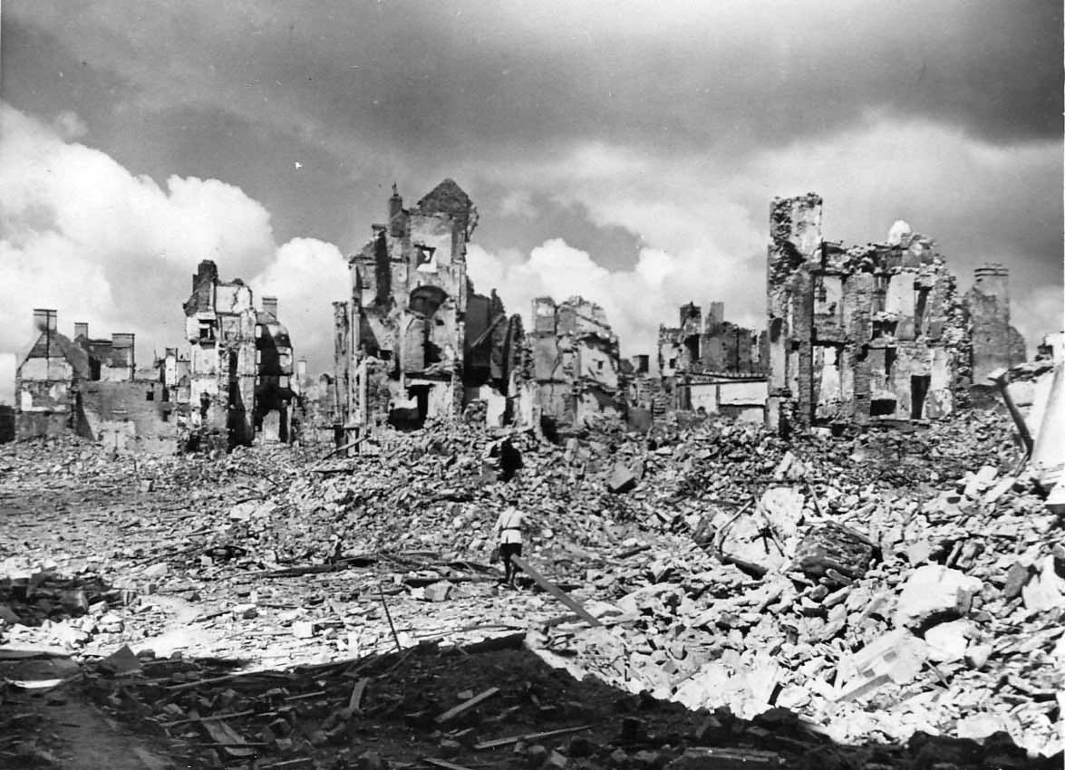 Bombed shelled ruins of Saint-Lô 1944 | World War Photos