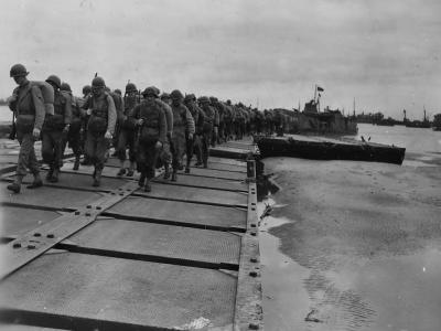 Replacement Infantrymen Come Ashore Normandy Beaches July 1944