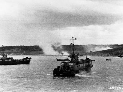 USS LCI(L)-490 and USS LCI(L)-496 approach Omaha Beach